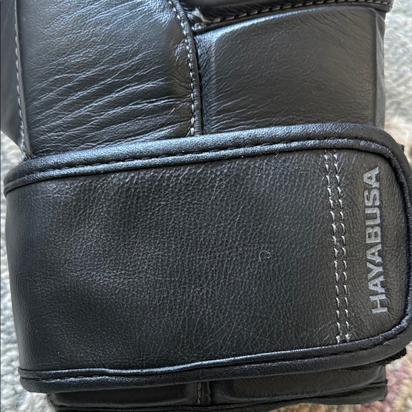 Black Boxing Gloves - Picture 6 of 7